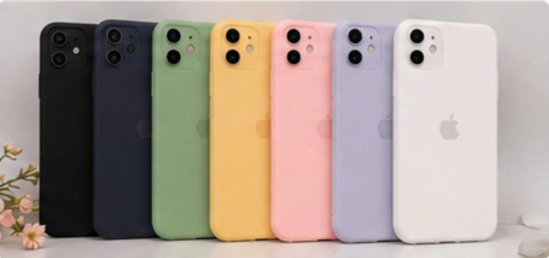 Ốp lưng trong suốt giúp khoe trọn thiết kế nguyên bản của iPhone, đồng thời bảo vệ máy khỏi trầy xước và va đập nhẹ.
